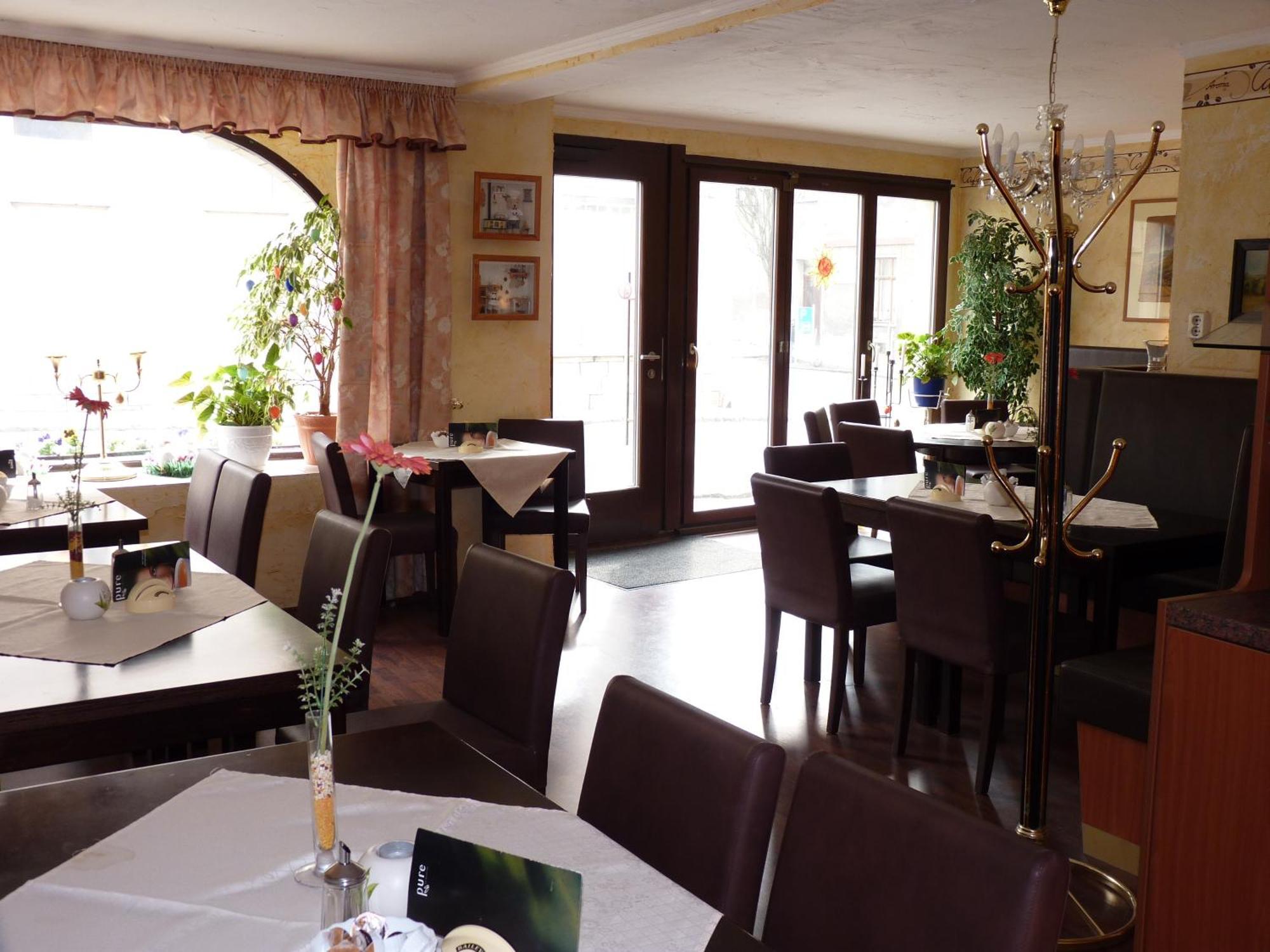 Hotel Zur Traube Freyburg Exterior photo