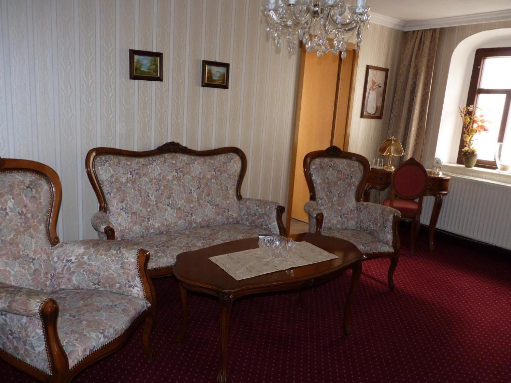Hotel Zur Traube Freyburg Room photo