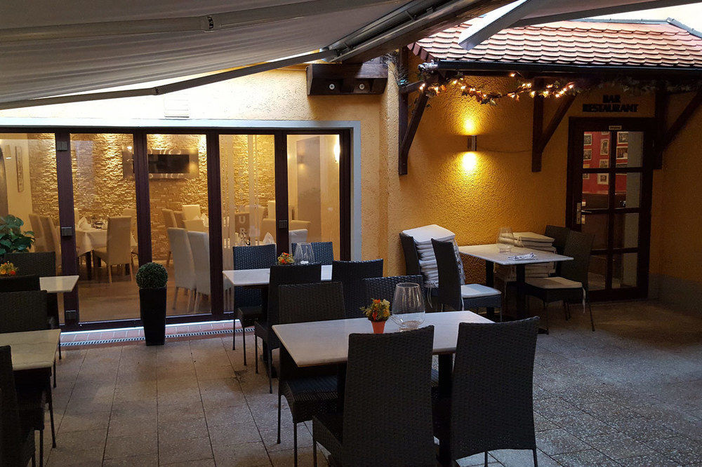 Hotel Zur Traube Freyburg Exterior photo